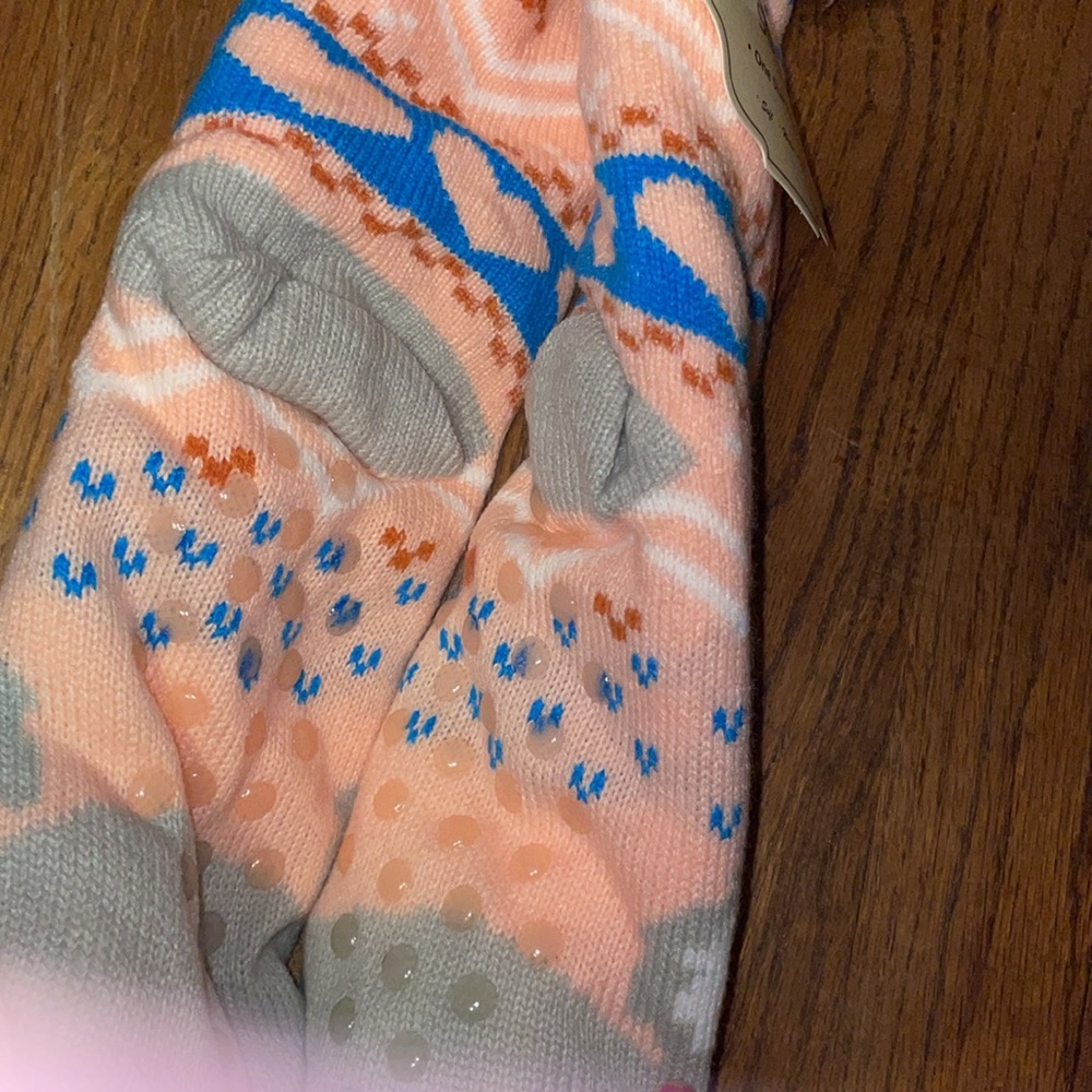 •MICHAEL & MICHELLE•NWT KOALA SOFT, COZY, NON-SLIP SHERPA CRITTER SOCKS OSFM - Picture 4 of 6
